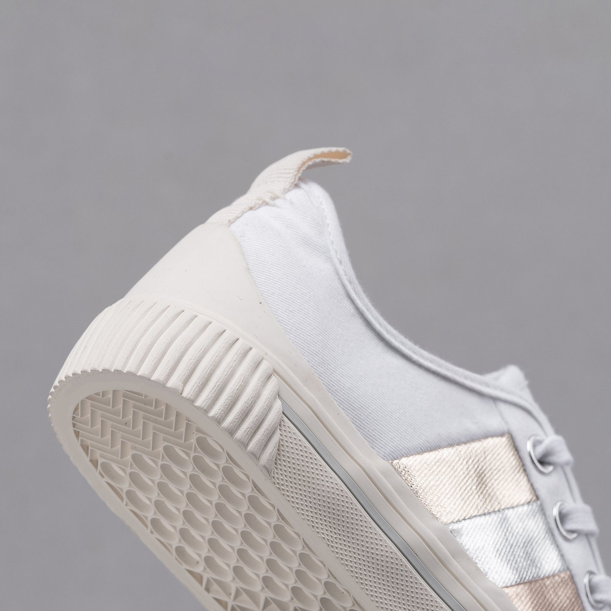 Giày Sneaker nữ C20 METALLIC WHITE-WOW - 5