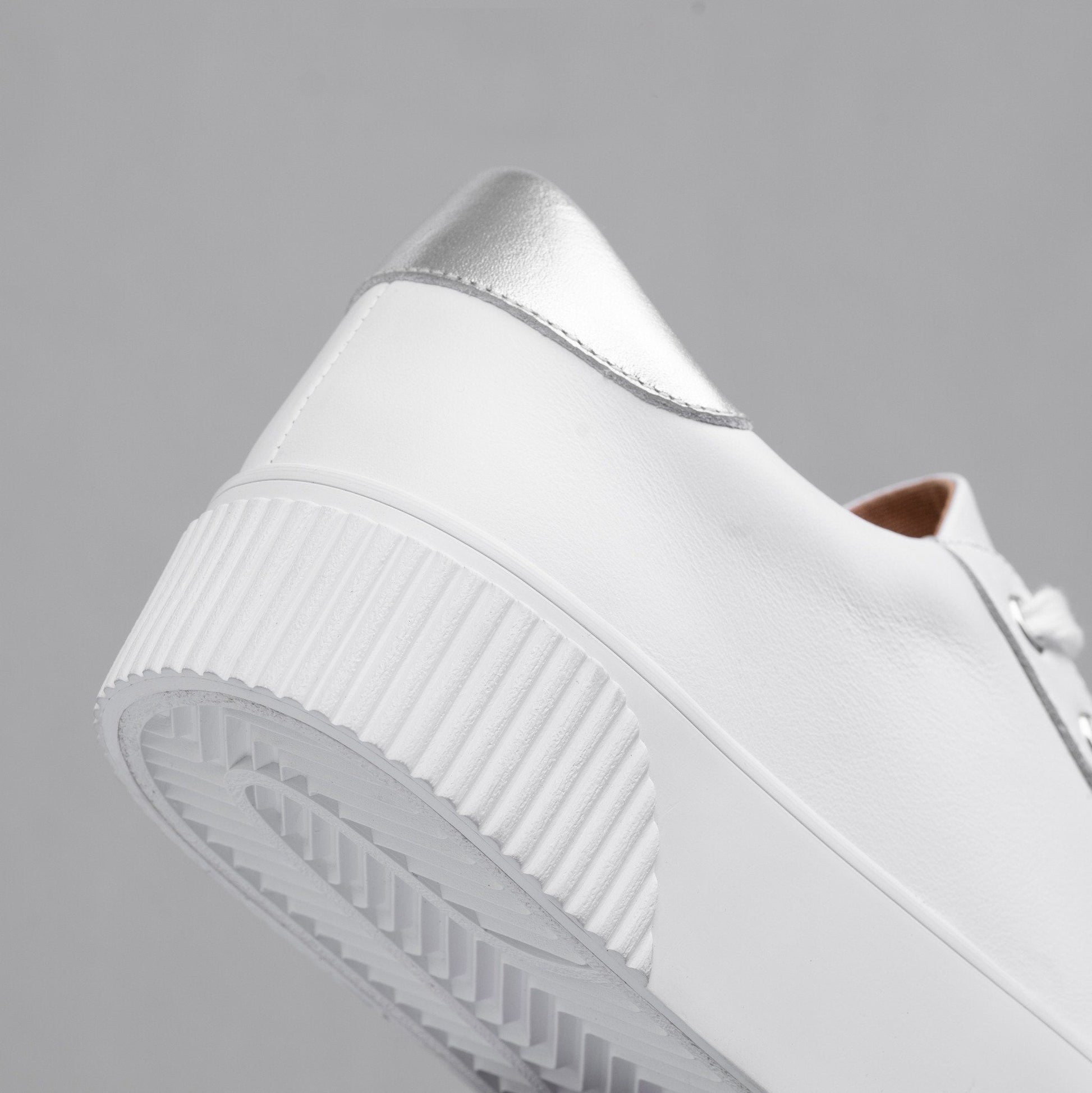 Giày Sneaker nữ D31 WHITE/ SILVER-WOW - 5