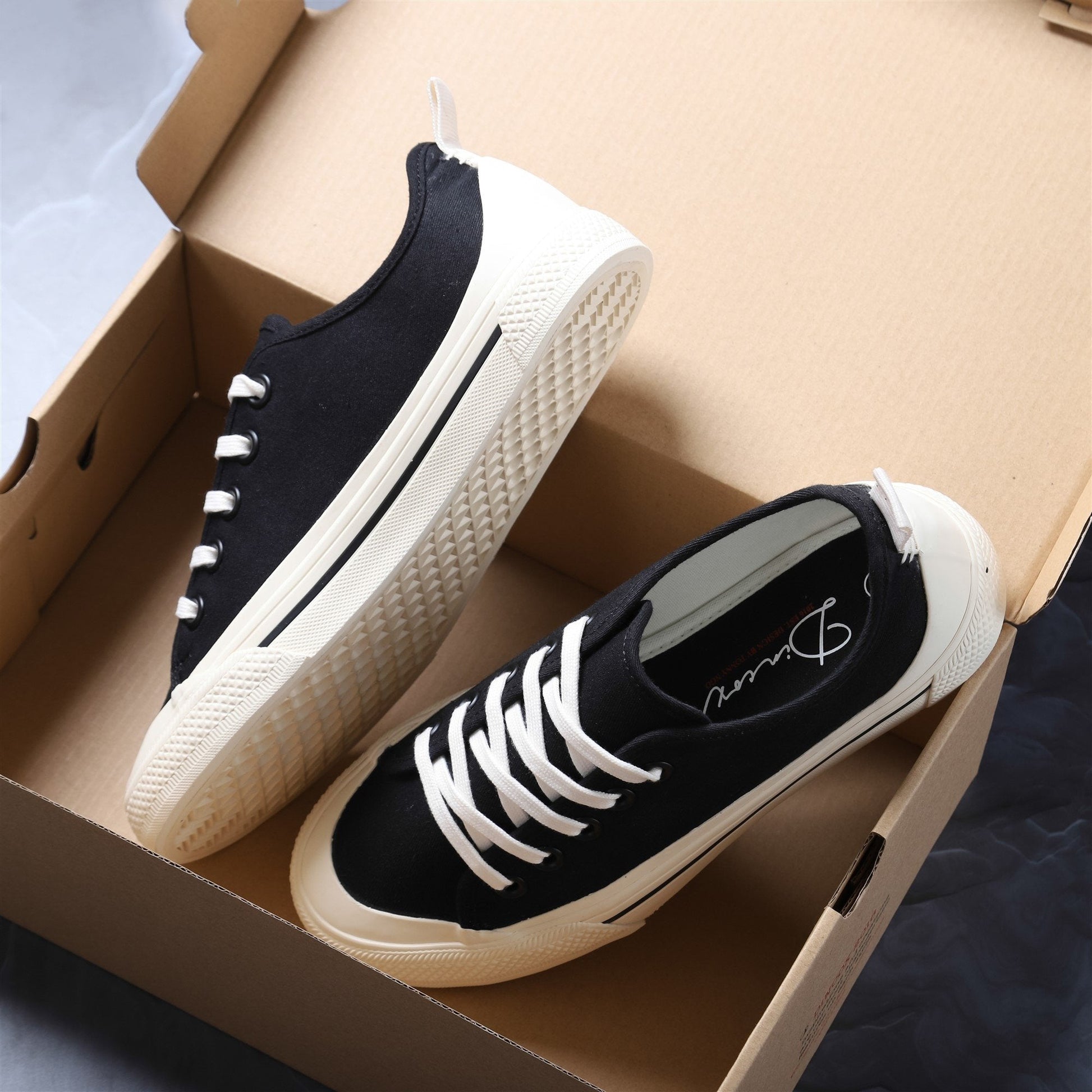 Giày Sneaker couple C20 BLACK-WOW - 9