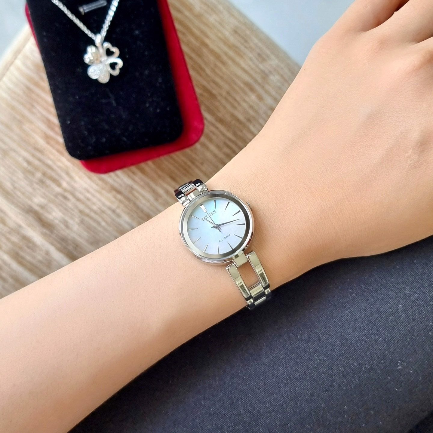 Đồng hồ Nữ Citizen EM0630-51D